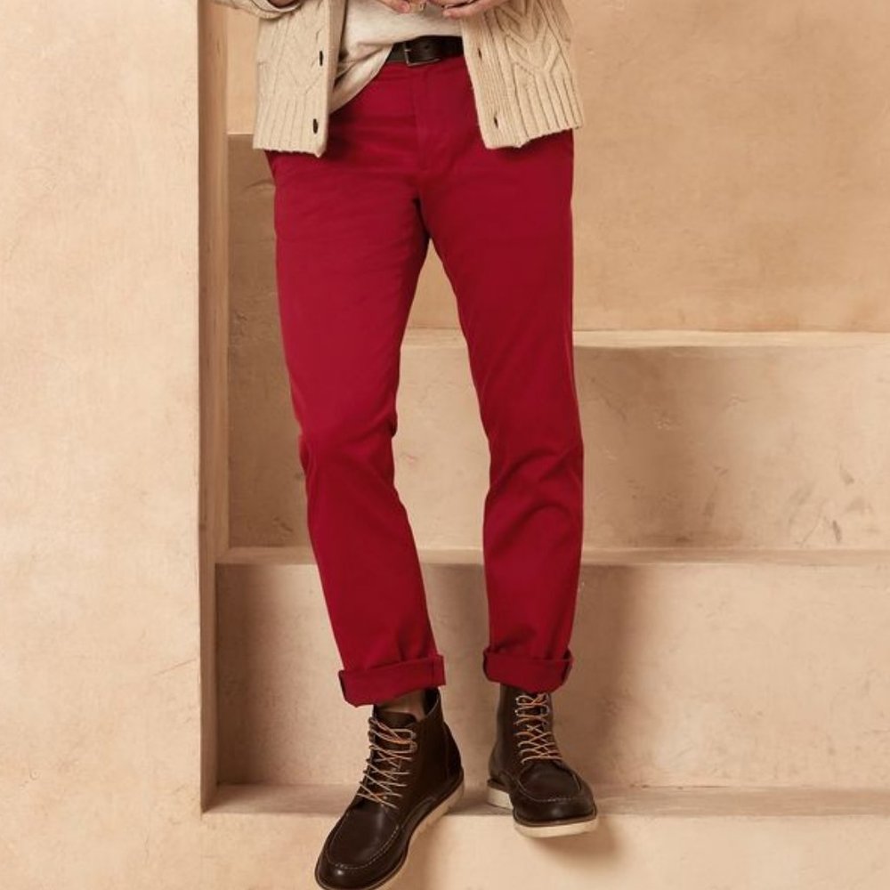 Banana Republic Aiden Slim Rapid Movement Red Star Chino 42W x 34L